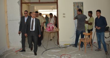 رئيس جامعة أسيوط يتابع أعمال تجديد صالات الامتحانات لاستيعاب 8 آلاف طالب 