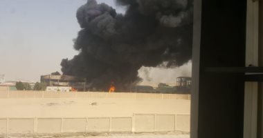 نشوب حريق داخل مصنع فى مدينة بدر والإطفاء تحاول إخماده