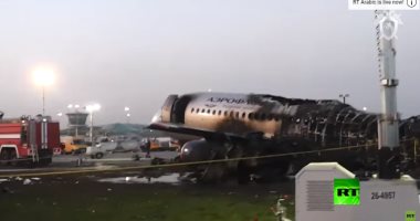 شاهد.. الطائرة الروسية المنكوبة بمطار شيريميتيفو بعد احتراقها ومصرع 41 راكبا