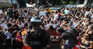 قناة فنزويلية: آلاف الطلاب فى البرازيل يحتجون على خفض ميزانية الجامعات