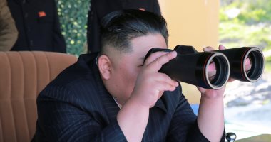 صور.. زعيم كوريا الشمالية يشرف على مناورات أجرها جيشه 