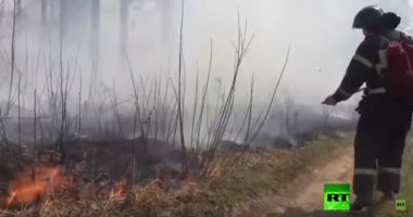 شاهد.. إخماد حرائق الغابات فى منطقة البايكال بروسيا