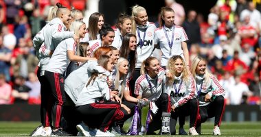 مانشستر يونايتد يحتفل ببطلات كأس السيدات قبل ختام الدوري الإنجليزي.. صور