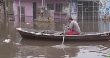 فيديو.. شوارع باراجواى تتحول لبركة مياه بسبب الفيضانات