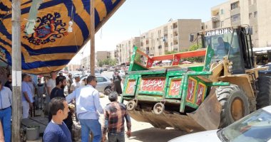 حملات متواصلة لإزالة الإشغالات وغلق المحال المخالفة بالقاهرة الجديدة