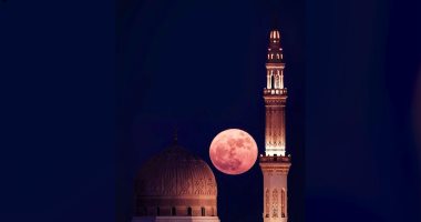 10 صور تبرز جمال القمر ومعالم دبى وأبو ظبى فى رمضان