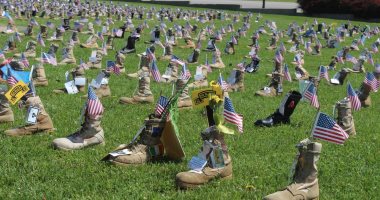 صور.. الجيش الأمريكى يخلد ذكرى جنوده بساحة تضم 7600 من أحذيتهم