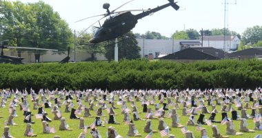 الجيش الأمريكى يخلد ذكرى جنوده بساحة تضم 7600 من أحذيتهم