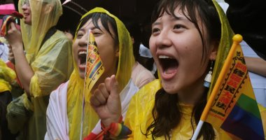 صور.. برلمان تايوان يقر زواج المثليين.. واحتفالات فى الشوارع بالقرار