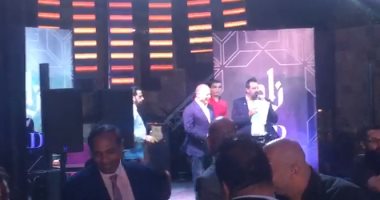 فيديو.. اتحاد الكرة يكرم اندية أسوان وطنطا واف سي مصر بعد صعودهم للممتاز