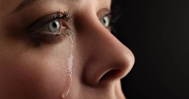 أنواع الدموع وفوائدها.. منها تقليل التوتر وترطيب العينين