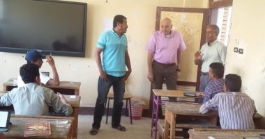 صور.. رئيس مدينة الطود يتفقد لجان إمتحانات الصف الأول الثانوى