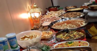 صور.. المحشى والعرقسوس على مائدة إفطار بيت العائلة المصرية ببرلين