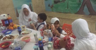 صور.. سجينات القناطر يستقبلن أطفالهن للإفطار معهم احتفالا بشهر رمضان