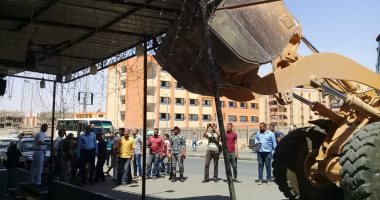 حملة لرفع الإشغالات وإيقاف أعمال بناء مخالف بالبساتين جنوب القاهرة