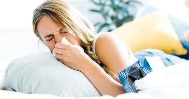 لو عندك نفس أعراض الأنفلونزا.. ممكن تكون مصاب بالفيروس الغدى
