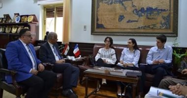 رئيس جامعة الإسكندرية يلتقى قنصل عام فرنسا لبحث اتفاقية علمية مع جامعة إكس مارسى 