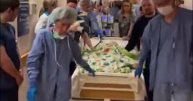 فيديو وصور.. عملية جراحية لرضيعة ميتة للتبرع بأعضائها