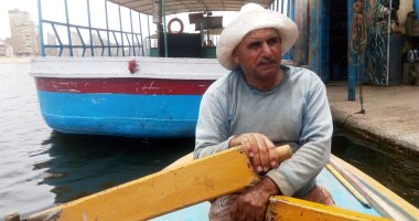 "الريس سعيد" 50 عاما فى حب مهنة الصيد ويطالب بمعاش لمساعدته فى زواج بناته
