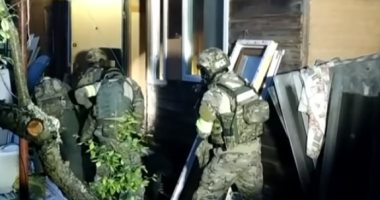 الأمن الروسي يعثر على مستودع أسلحة داخل منزل زعيم جماعة متطرفة
