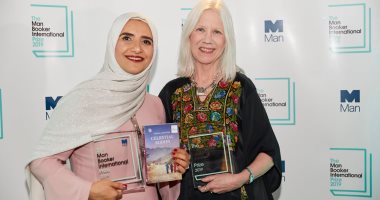 "البوكر العربية" تهنئ صاحبة أول رواية عربية تفوز بجائزة "مان بوكر" العالمية