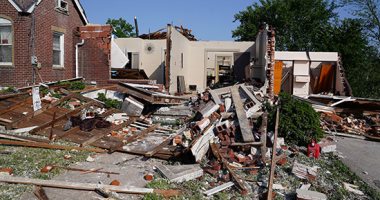 صور.. الدمار يضرب المنازل بسبب الأعاصير فى ولاية ميسورى الأمريكية