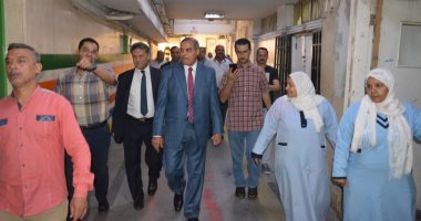 رئيس جامعة الأزهر يطمئن على سير الخدمات الطبية بمستشفى الحسين الجامعى