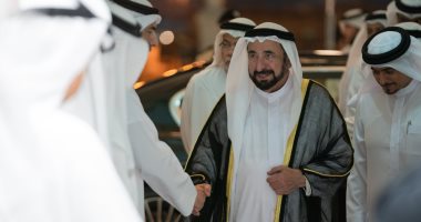 حاكم الشارقة يفتتح الدورة الأولى لمعرض الكتاب الإماراتى "صور"