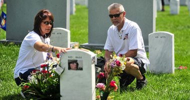 الولايات المتحدة تحيى يوم المحاربين القدامى بمقبرة آرلينجتون الوطنية