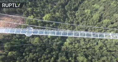 فيديو.. تعرف على أطول جسر من الزجاج فى العالم     