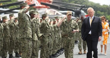 صور.. ترامب يختتم زيارته لطوكيو بزيارة أكبر سفينة حربية فى اليابان