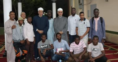 صور.. أمين "البحوث الإسلامية" يلتقى الطلاب الوافدين فى حفل إفطار جماعى