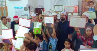 صور.. وكيل "أوقاف الإسكندرية" يشهد حفل تخريج طلاب المدارس القرآنية