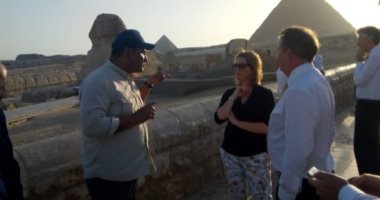 وزير التجارة الدولية البريطانى يزور منطقة أهرامات الجيزة