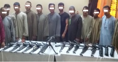 ضبط 13 متهما وبحوزتهم 16 قطعة سلاح نارى بأسيوط