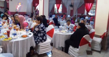 صور.. مسلمون ومسيحيون على مائدة إفطار الوحدة الوطنية بميت غمر 