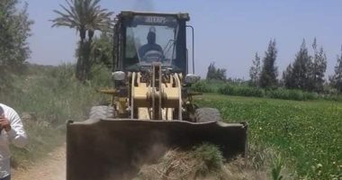صور.. تنفيذ 36 قرار ازالة  مخالفات على المجارى المائية فى محافظة البحيرة 