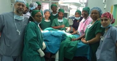فريق طبى من مستشفى الملك حمد بالبحرين ينجح فى فصل توأم سيامى بتنزانيا