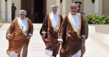 عمان تعلن تخفيض انتاج النفط 200 ألف برميل يوميا اعتبارا من مايو
