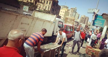 حملة مكبرة لإزالة إشغالات الطريق بمزلقان فيكتوريا شرق الإسكندرية
