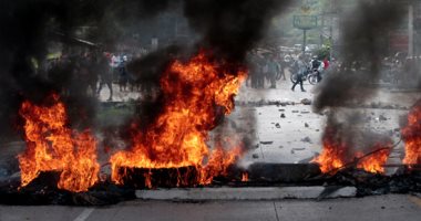 صور.. اشتباكات فى هندوراس بين المتظاهرين والشرطة بسبب خصخصة الصحة والتعليم
