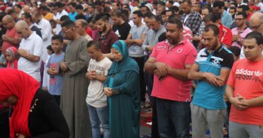 دار الإفتاء: لا يجوز صلاة الرجال بجانب النساء فى مصلى العيد