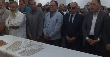 محافظ الشرقية يتقدم جنازة الشهيد عمر ياسر.. ويؤكد: دماؤكم لن تضيع هباءً
