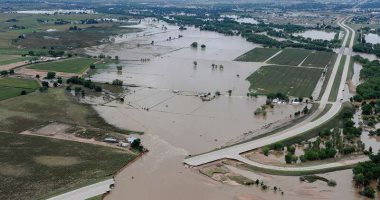 المجتمعات التى تعانى من الفيضانات والأعاصير أكثر وعيا بمشكلة تغير المناخ