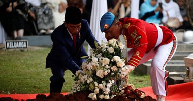 صور.. إندونيسيا تشيع جنازة سيدتها الأولى السابقة