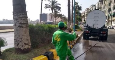 غسيل الشوارع و الأرصفة بالإسكندرية استعدادًا لاستقبال عيد الفطر