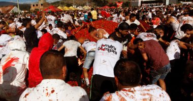 حرب توماتينا.. المئات يحتفلون بالتراشق بالطماطم فى "سوتامارشان" بكولومبيا