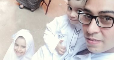 العيد يحب اللمة.. محمد يشارك بصور احتفالاته بالعيد مع أطفاله