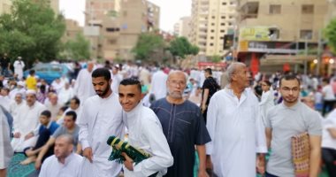 قارئ يشارك بصور لصلاة العيد فى ساحة المطبعة بفيصل