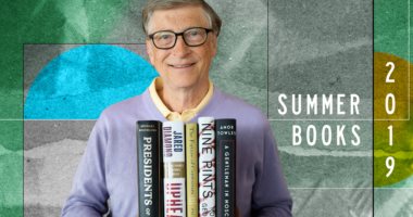 ثانى أغنى رجل فى العالم يرشح 5 كتب لقراءتها فى إجازة الصيف.. تعرف عليها